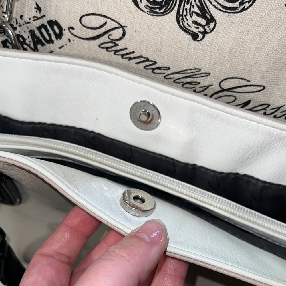 Simply Vera Vera Wang Beige and White Tote Bag - Picture 10 of 10